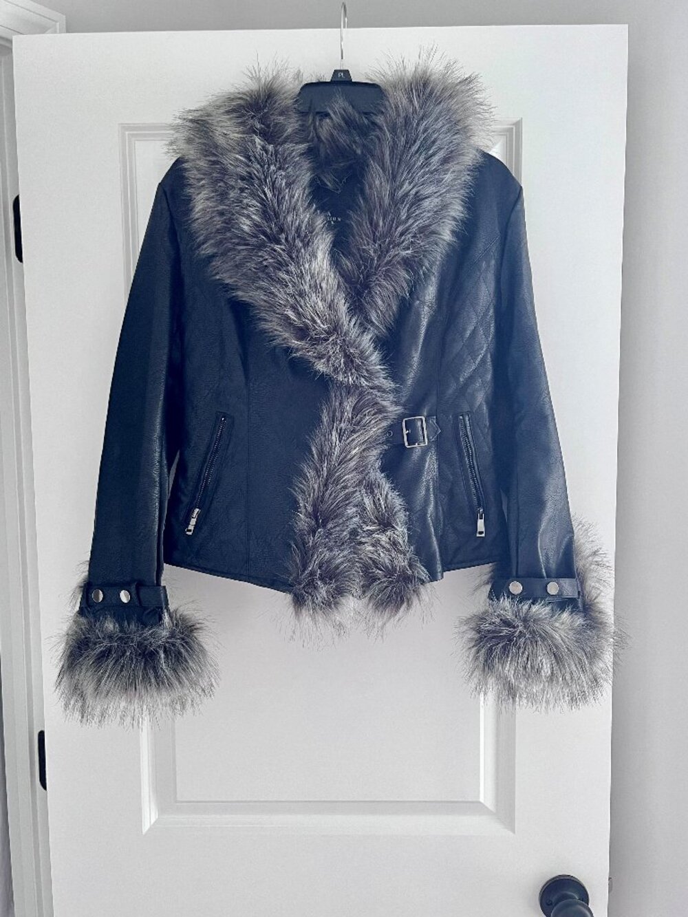TA Coalition  (LA Coalition) Faux Silver Fox Fur Winter Coat Jacket - Size M